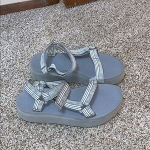 Platform Tevas!